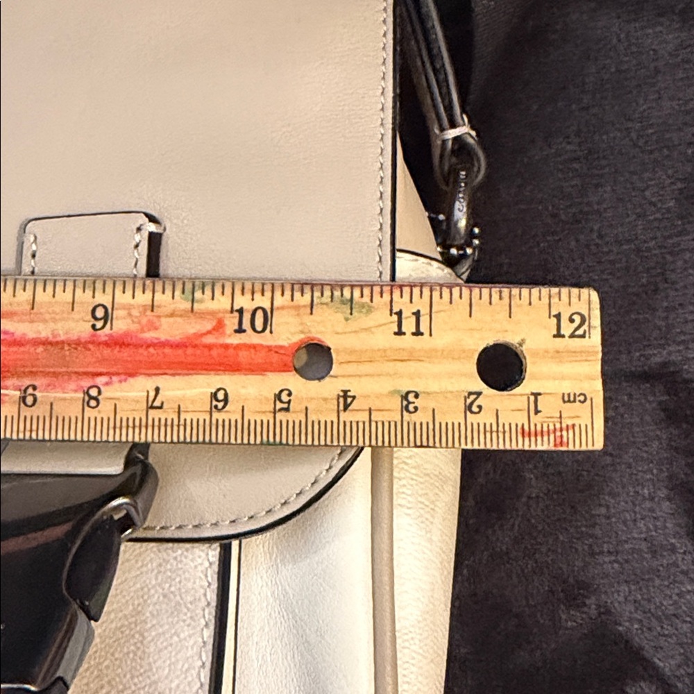 Coach Cream & Orange Logo Messenger Bag - Picture 7 of 8